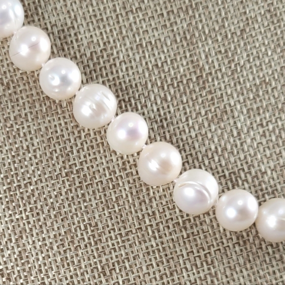 Real 17" Pearl Necklace - Picture 3 of 8